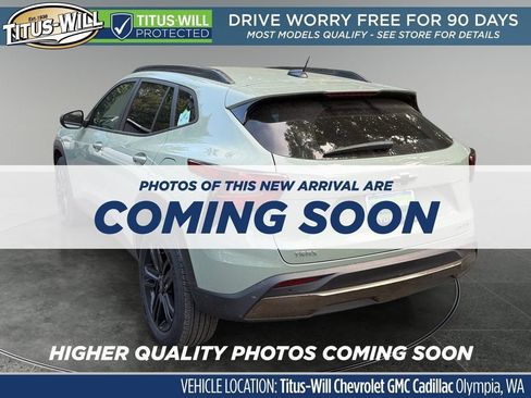 Used 2024 Chevrolet Trax ACTIV w/ Sunroof Package FWD image 3