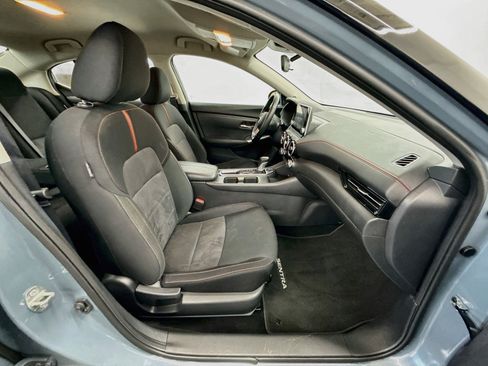 Used 2025 Nissan Sentra SR FWD image 27
