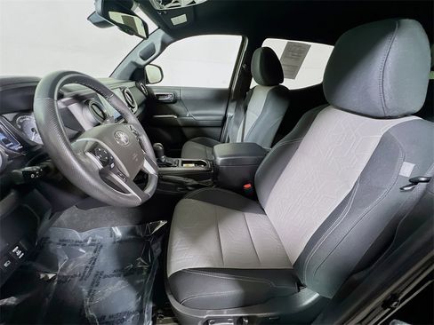 Certified 2023 Toyota Tacoma TRD Off-Road image 19