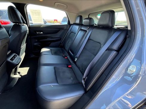 Used 2023 Nissan Ariya AWD image 37