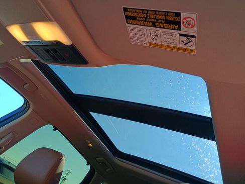 Used 2025 Nissan Rogue Platinum w/ Tech Package image 11