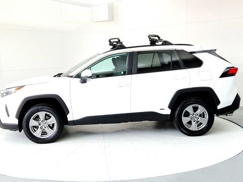 Used 2024 Toyota RAV4 XLE AWD/4WD image 3