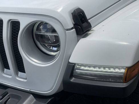 Used 2020 Jeep Wrangler Unlimited Sahara AWD/4WD image 37