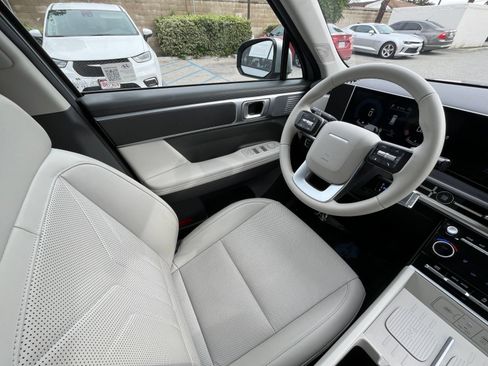 Used 2025 Hyundai Santa Fe SEL FWD image 37