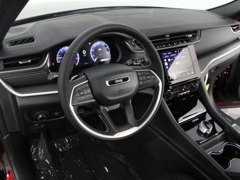 New 2026 Jeep Grand Cherokee Laredo image 8