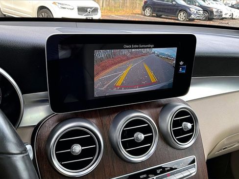 Used 2020 Mercedes-Benz GLC 300 4MATIC image 13