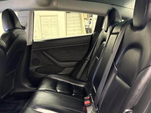 Used 2023 Tesla Model 3 Standard Range image 13