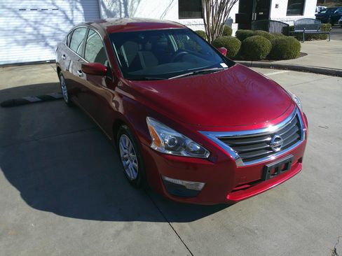 Used 2013 Nissan Altima 2.5 S image 2