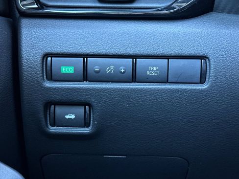 Used 2024 Nissan Sentra SV w/ SV Premium Package image 36