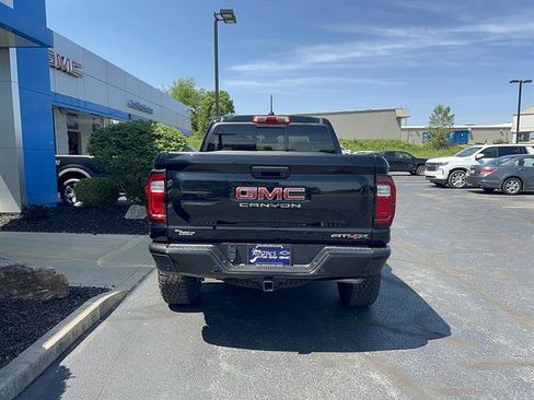 Used 2024 GMC Canyon AT4X AWD/4WD image 10