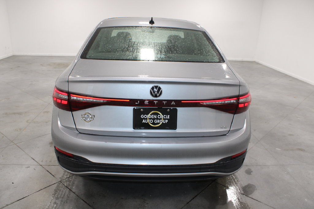 Used 2025 Volkswagen Jetta SE FWD image 8