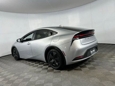 Used 2025 Toyota Prius LE image 8