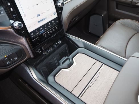 New 2025 RAM 2500 Limited image 29