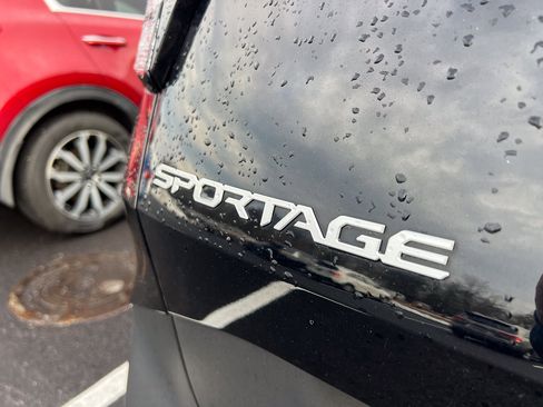 Used 2023 Kia Sportage EX image 5