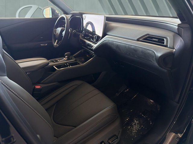 Certified 2026 Lexus TX 500h AWD w/ Technology Package image 26