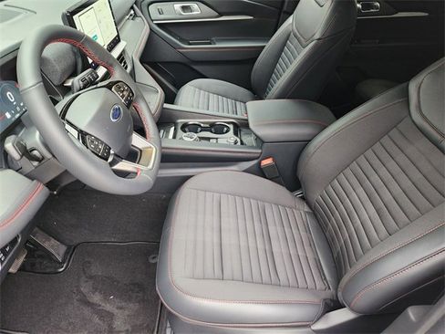 New 2025 Ford Explorer ST-Line w/ Premium Package image 9