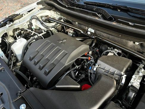 New 2025 Mitsubishi Eclipse Cross SE image 7