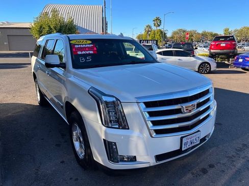 Used 2015 Cadillac Escalade ESV Premium RWD image 4