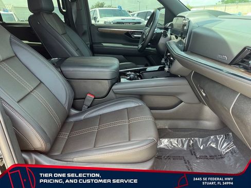 Used 2026 Chevrolet Suburban High Country RWD image 20
