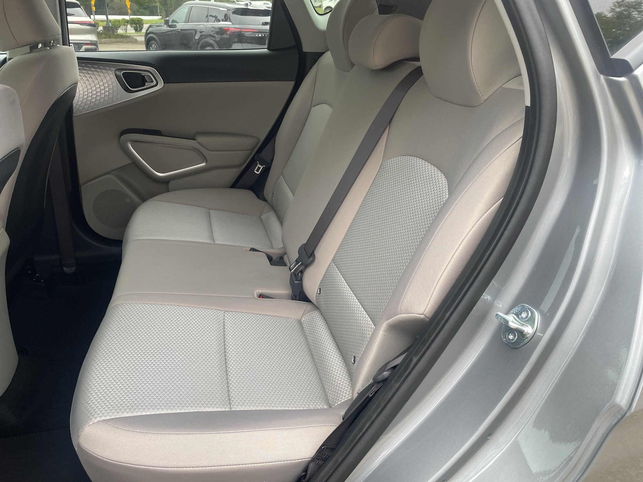Used 2025 Kia Soul LX w/ LX Technology Package FWD image 13
