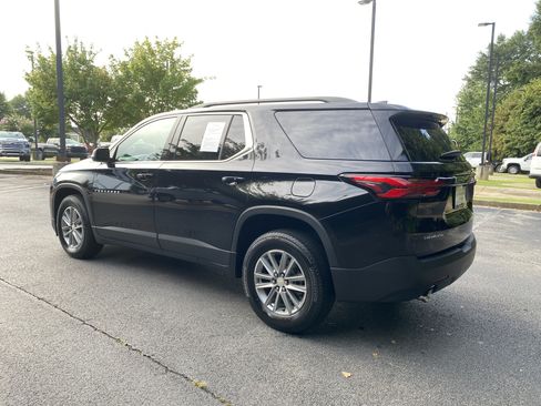 Used 2023 Chevrolet Traverse LT FWD image 7