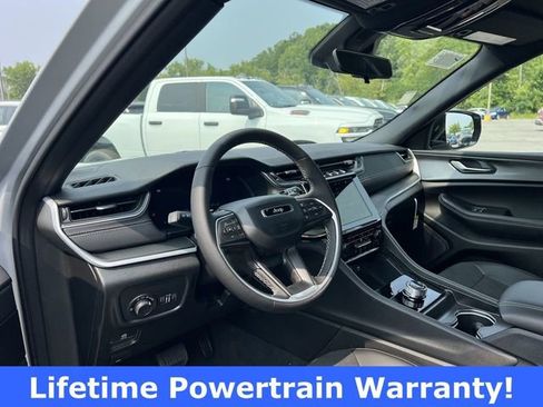 New 2025 Jeep Grand Cherokee L Altitude image 10