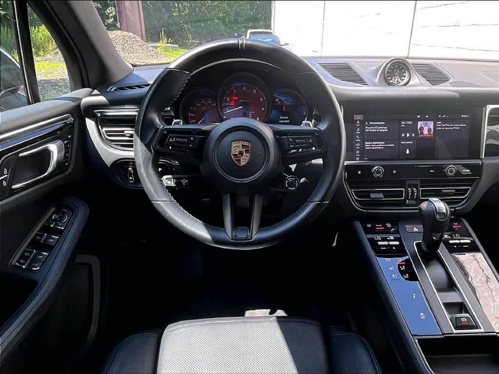 Certified 2023 Porsche Macan Turbo AWD/4WD image 11