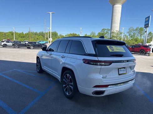 Used 2024 Jeep Grand Cherokee Overland w/ Luxury Tech Group IV AWD/4WD image 18