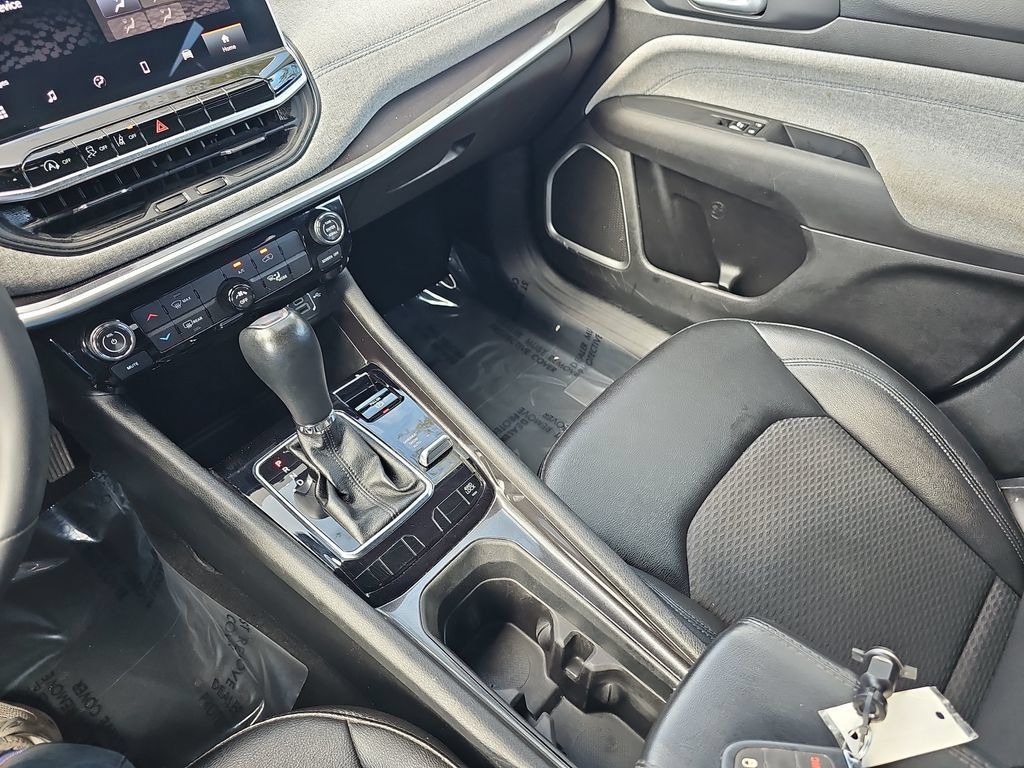Used 2024 Jeep Compass Latitude AWD/4WD image 25