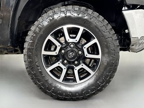 Used 2018 Toyota Tundra SR5 w/ TRD Off Road Package image 10