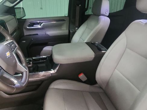 Used 2024 Chevrolet Silverado 1500 LTZ w/ LTZ Premium Package AWD/4WD image 29