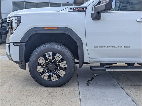 New 2026 GMC Sierra 2500 Denali w/ Denali Reserve Package AWD/4WD image 10