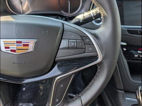 Used 2025 Cadillac XT5 Premium Luxury image 9