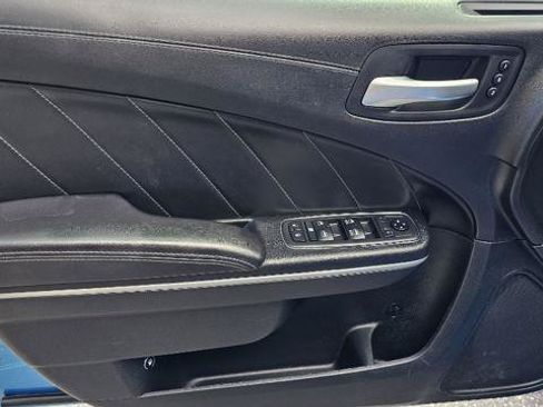 Used 2019 Dodge Charger Scat Pack w/ Dynamics Package RWD image 15