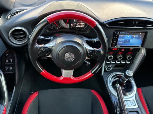 Used 2019 Toyota 86 image 16