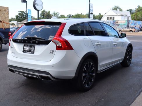 Used 2017 Volvo V60 T5 Cross Country Platinum w/ Climate Package AWD/4WD image 5