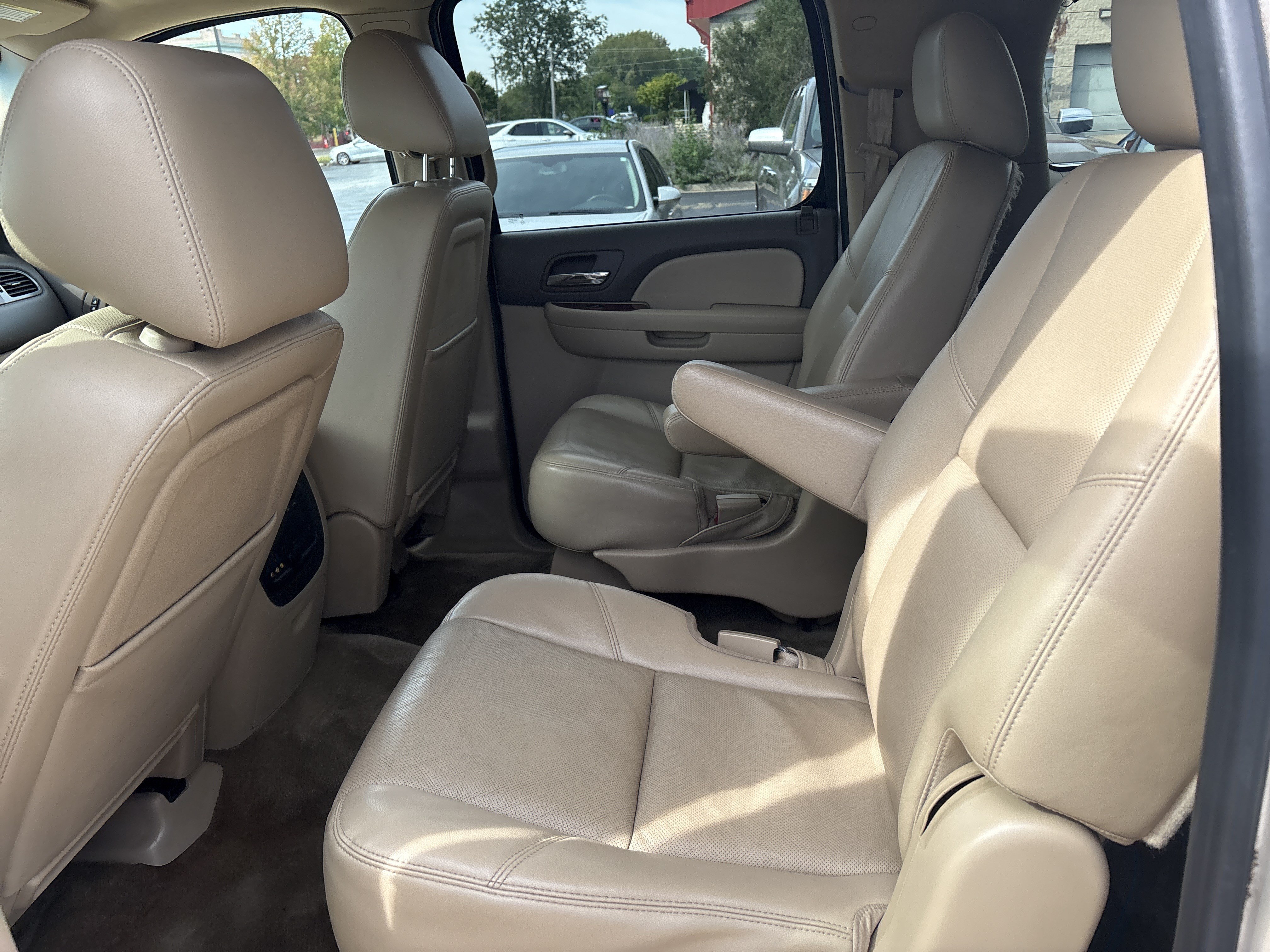 Used 2013 Chevrolet Suburban LTZ AWD/4WD image 13