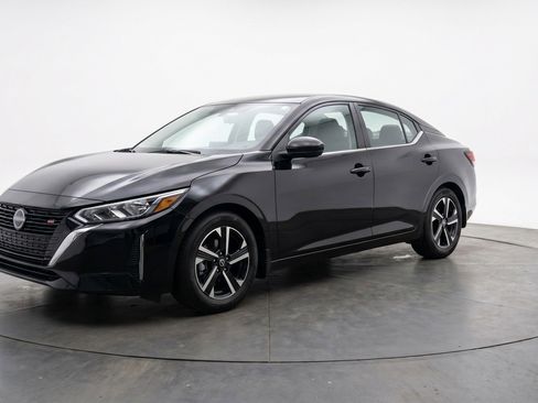 Used 2025 Nissan Sentra SV FWD image 3