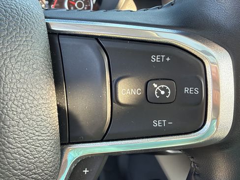 Used 2022 RAM 1500 Laramie AWD/4WD image 22