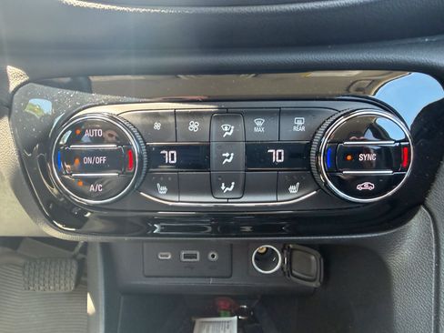 Used 2023 Buick Encore GX Select w/ Safety Package II FWD image 16