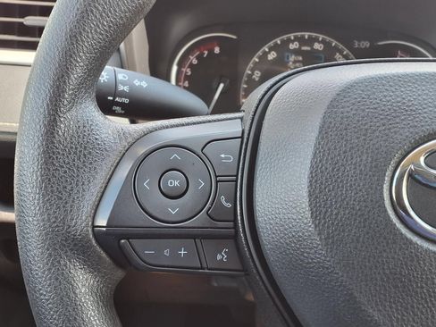 Certified 2025 Toyota RAV4 XLE FWD image 21