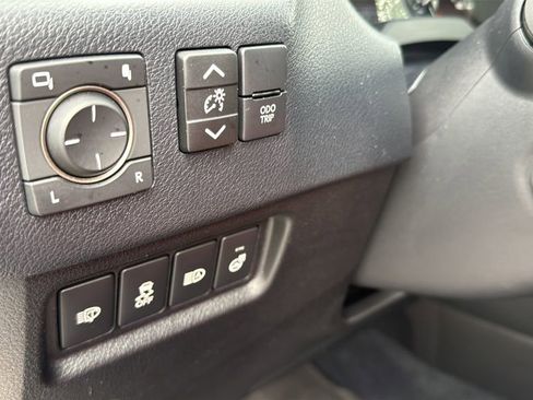 Used 2022 Lexus GX 460 Premium w/ Premium Package AWD/4WD image 27