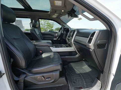 Used 2019 Ford F250 Lariat w/ Lariat Ultimate Package AWD/4WD image 18