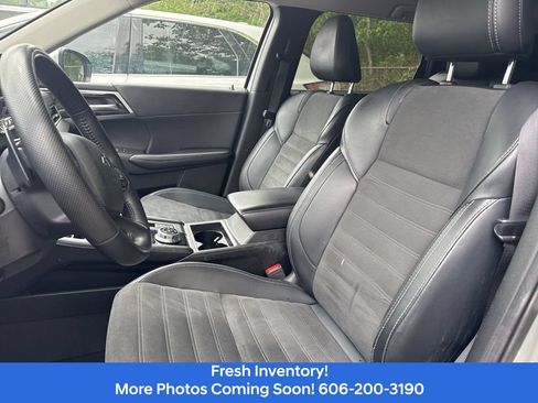 Used 2024 Mitsubishi Outlander SE AWD/4WD image 13