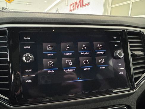 Used 2022 Volkswagen Atlas Cross Sport SEL image 18