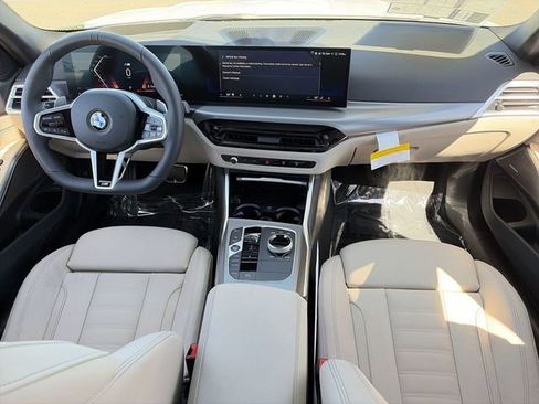 Used 2026 BMW 330i Sedan w/ M Sport Package image 15