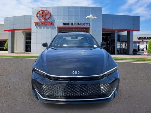 New 2026 Toyota Crown Platinum image 4