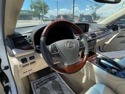 Used 2015 Lexus LS 460 Luxury image 9