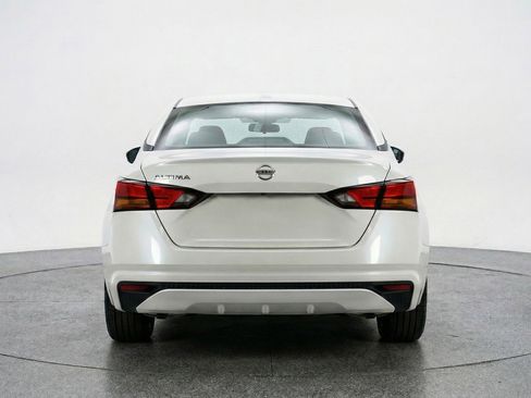 Used 2025 Nissan Altima 2.5 SV image 7