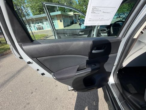 Used 2015 Honda CR-V LX image 16
